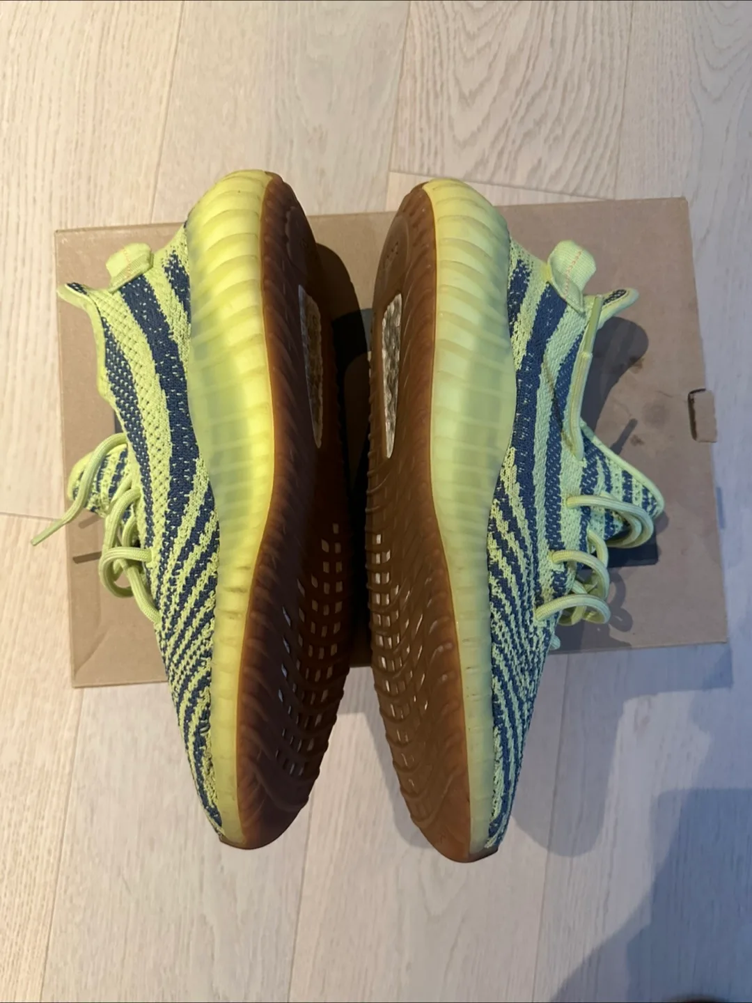 Adidas Yeezy Boost 350 V2 Yellow Zebra image indicator(4)