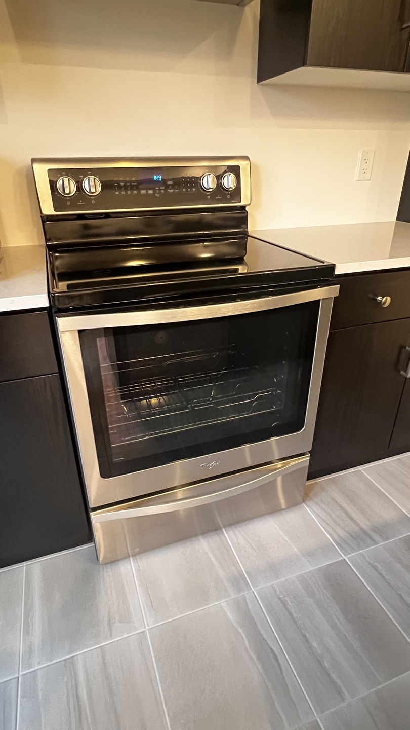 Whirlpool Stainless Steel Electric Range - photo 3