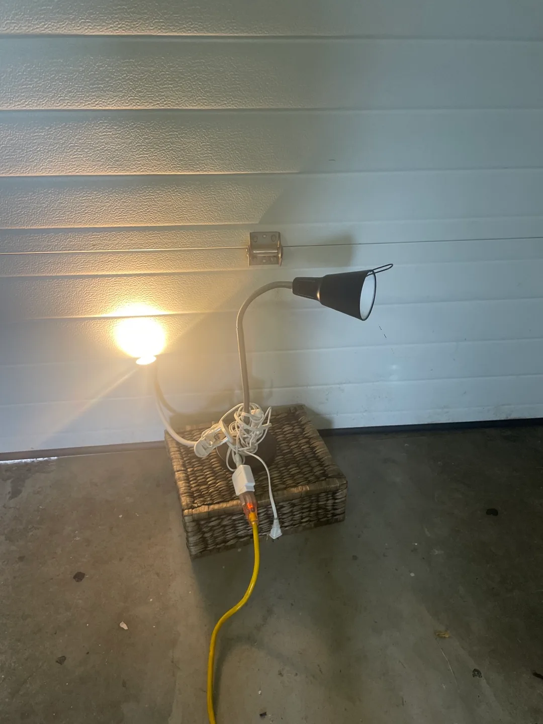 Desk Lamp image indicator(2)