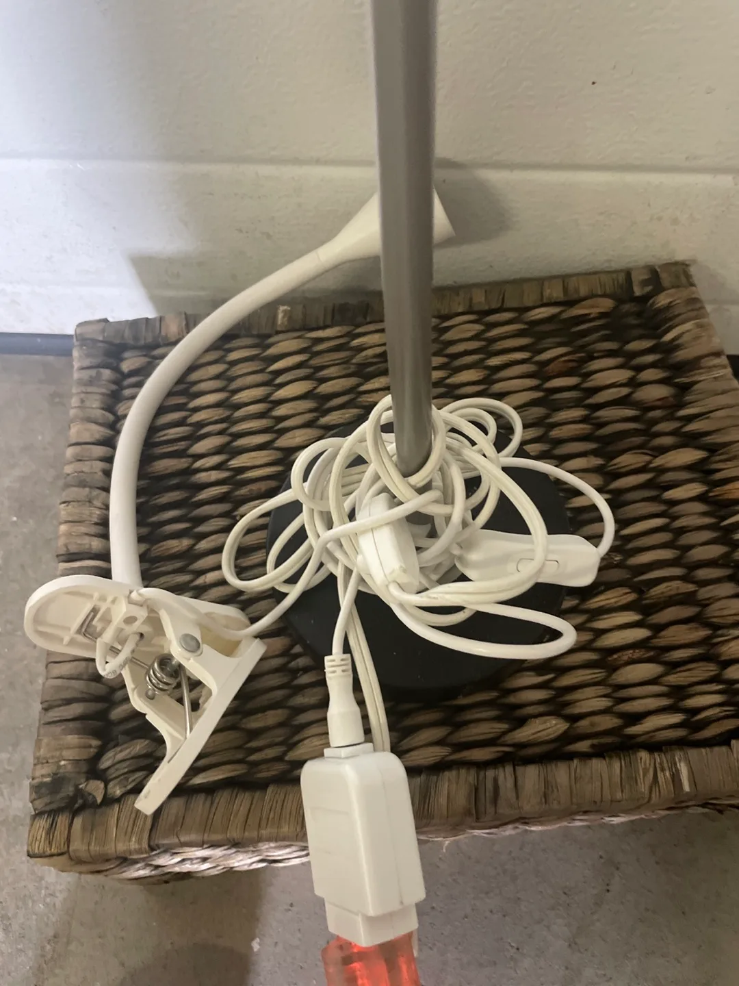 Desk Lamp image indicator(3)