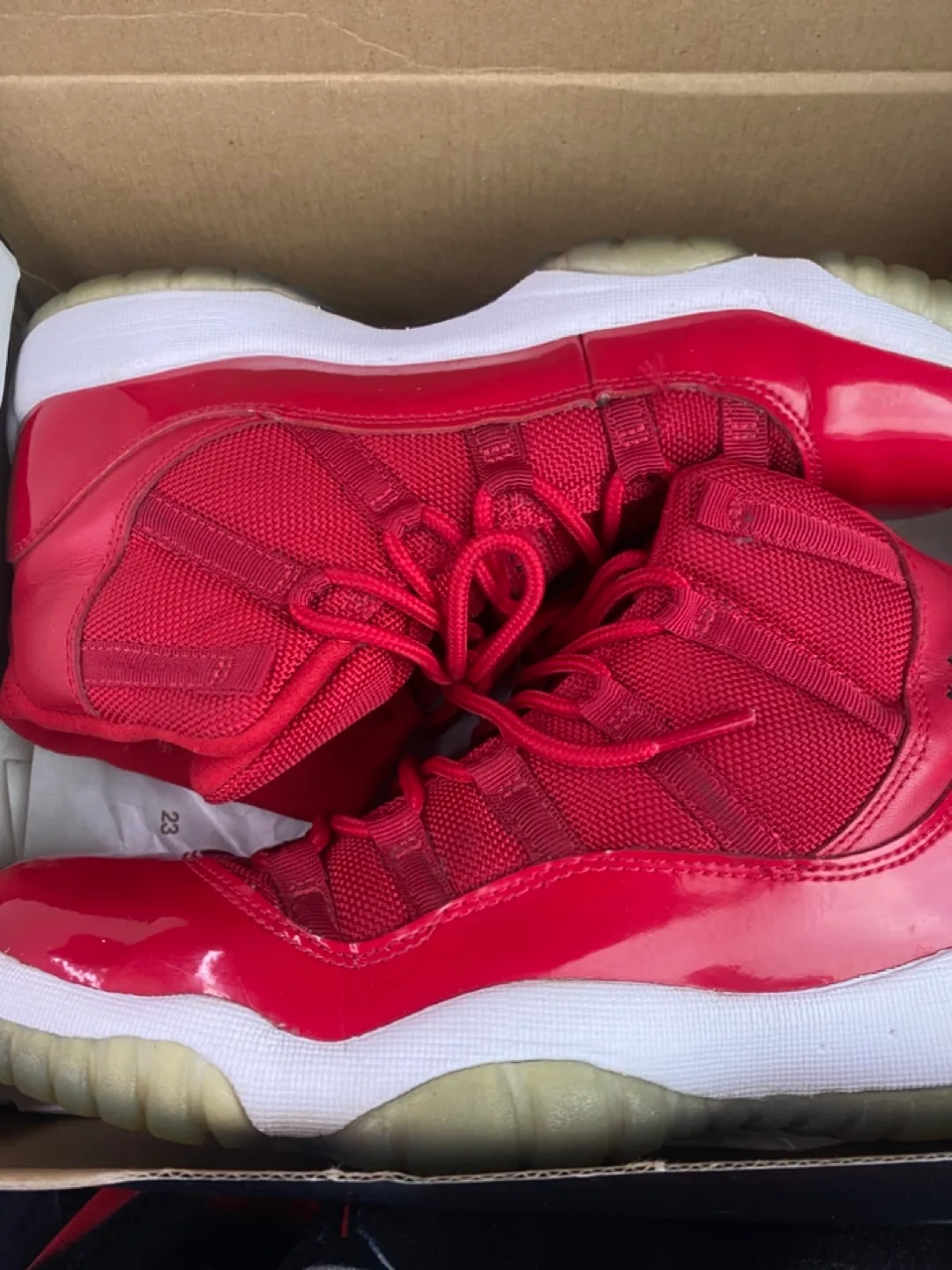 Air Jordan 11 Retro Win Like '96 Size 6.5 image indicator(2)