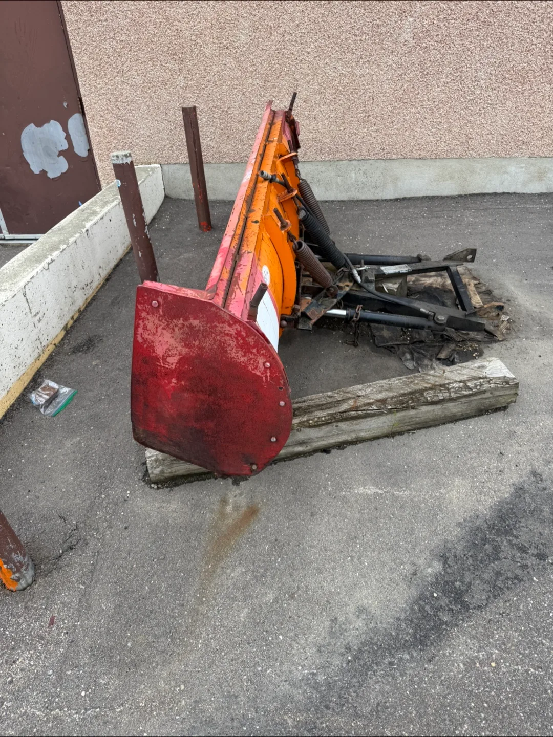 Used Snow Plow - Red & Orange image indicator(2)