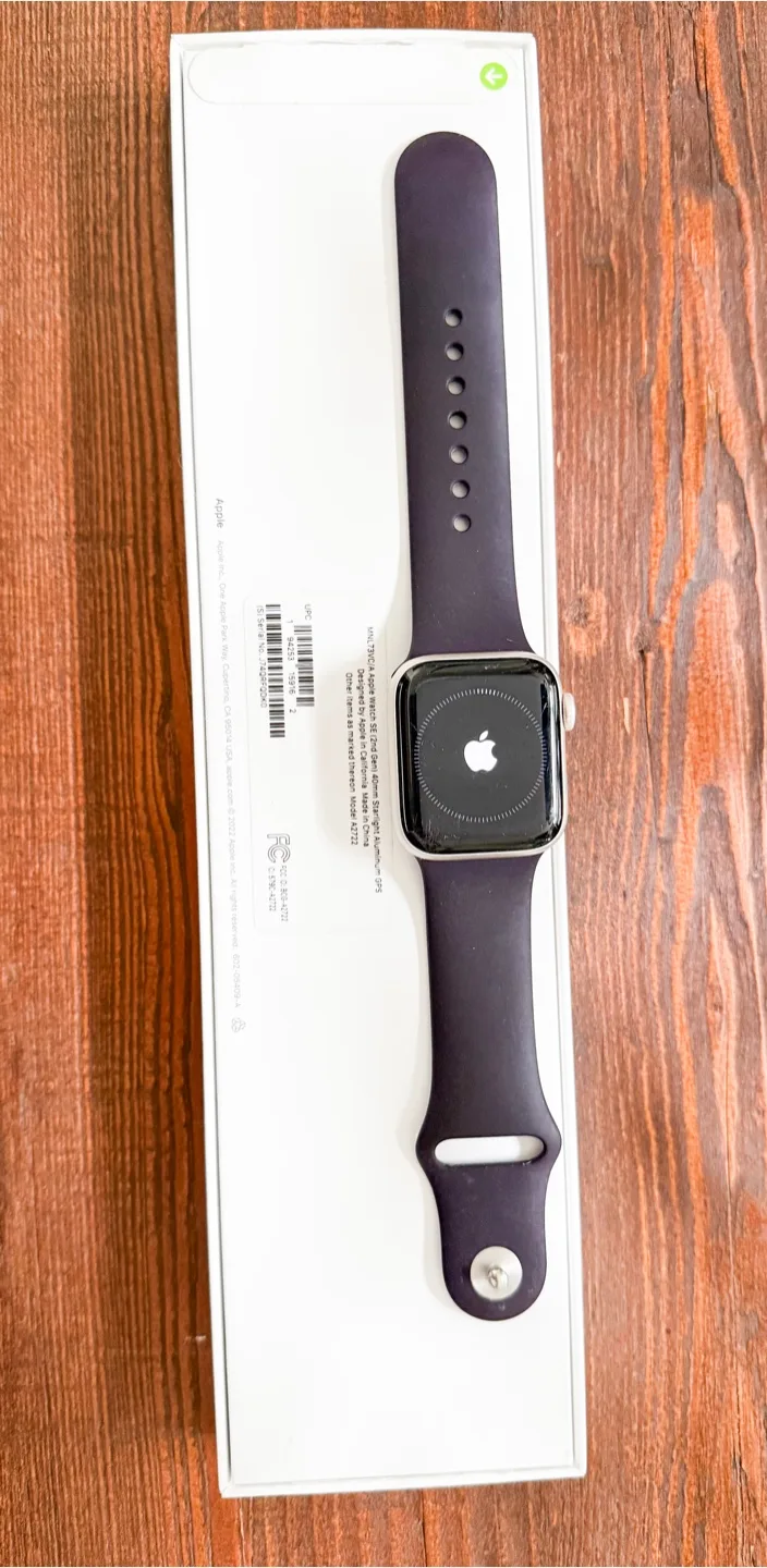 Apple Watch SE 2nd Gen 40mm - Like New! image indicator(2)
