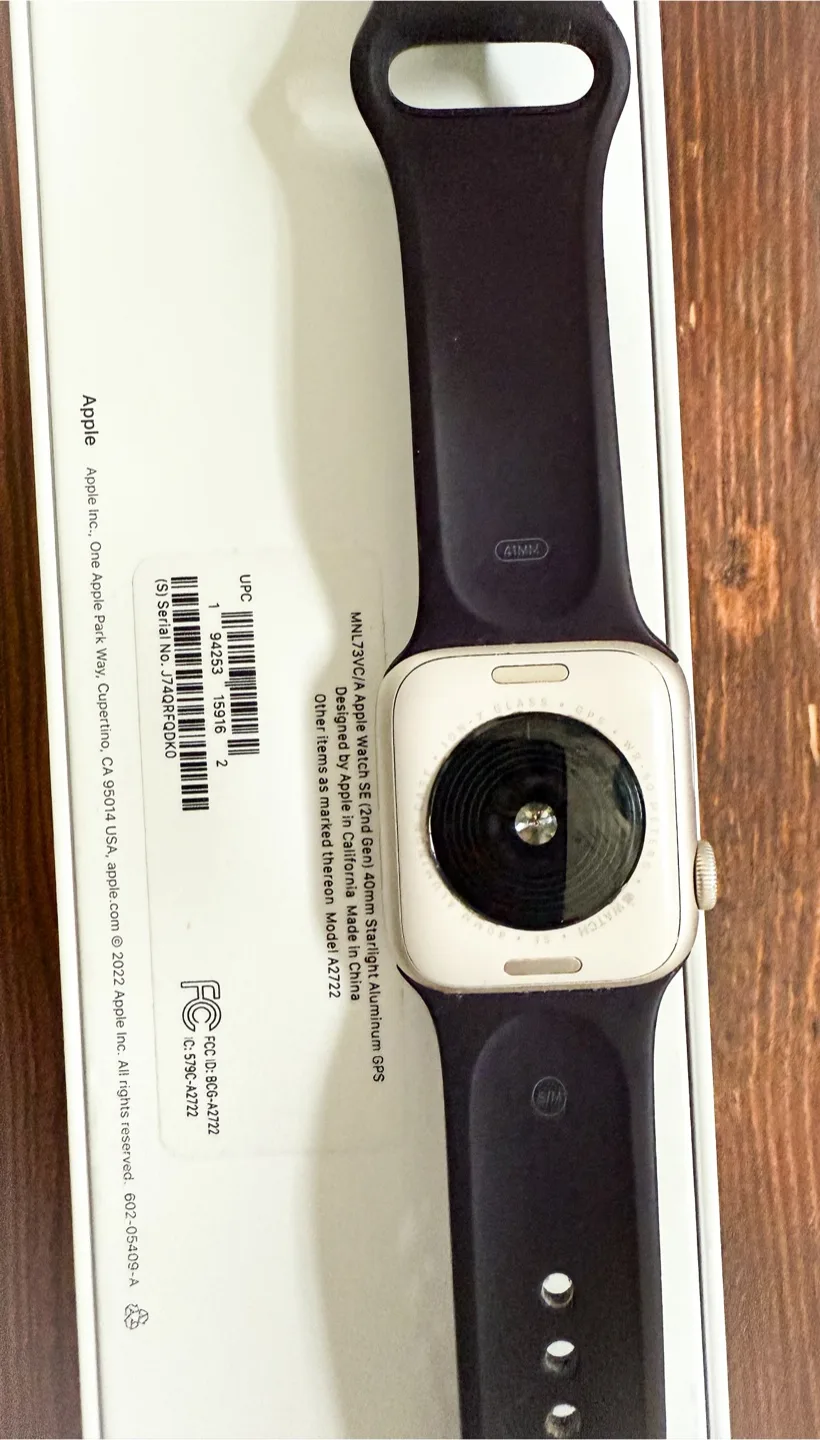 Apple Watch SE 2nd Gen 40mm - Like New! image indicator(3)