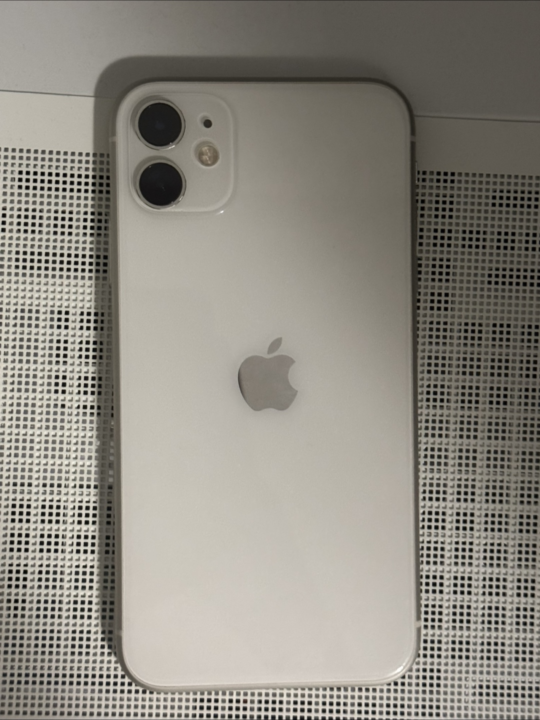 Apple iPhone 11 - White