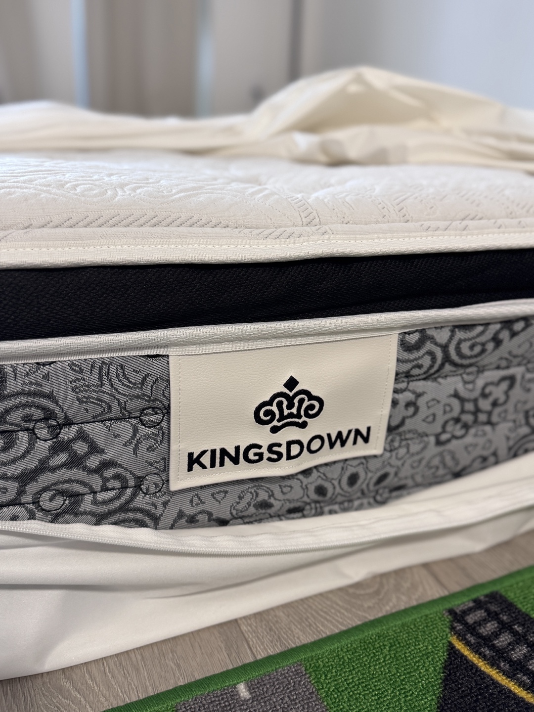 Kingsdown Studio Burton ET Mattress - Queen Size - photo 3