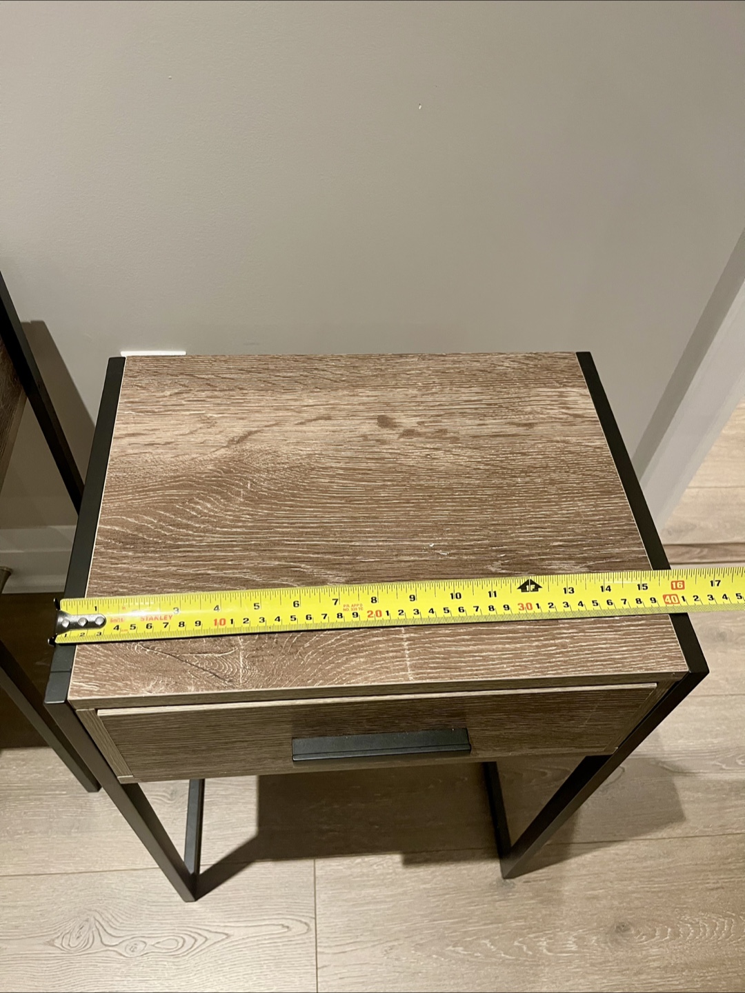 Pair of Wood & Metal Nightstands - photo 5