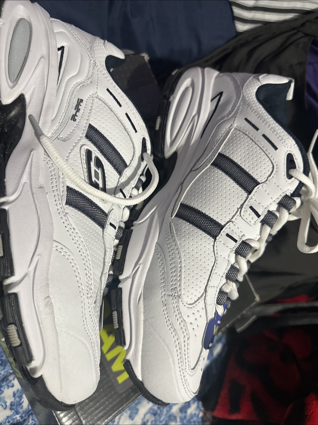 Skechers Vigor 2.0 Serpentine White/Navy - Size 8.5 - photo 2