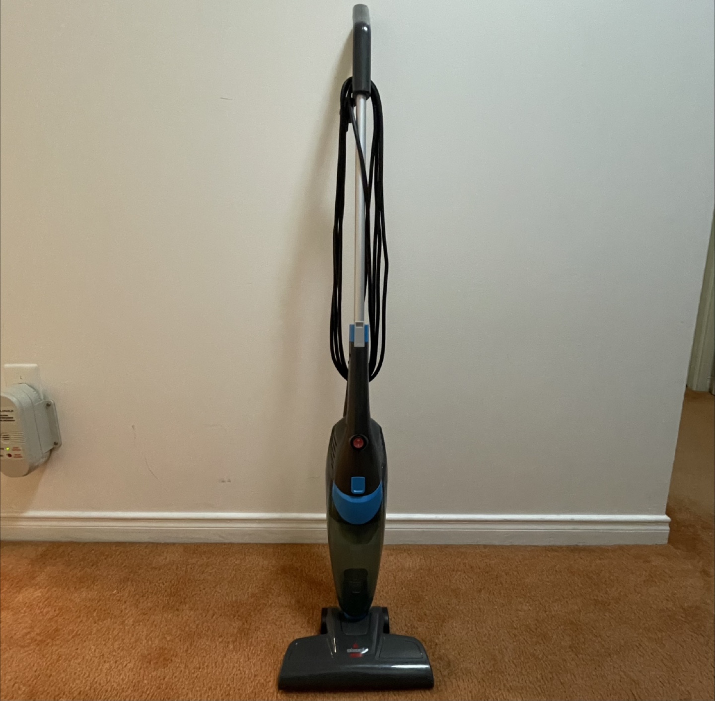 Moving Sale - Bissell 3-in-1 Vacuum - photo 2