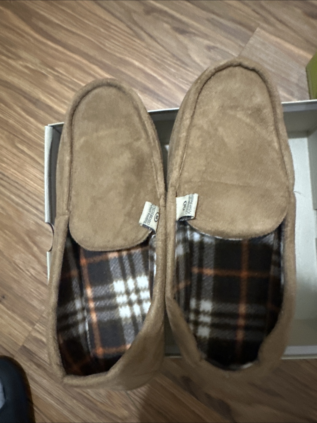 Men's Brown Plaid Moccasin Slippers - Size medium - photo 3