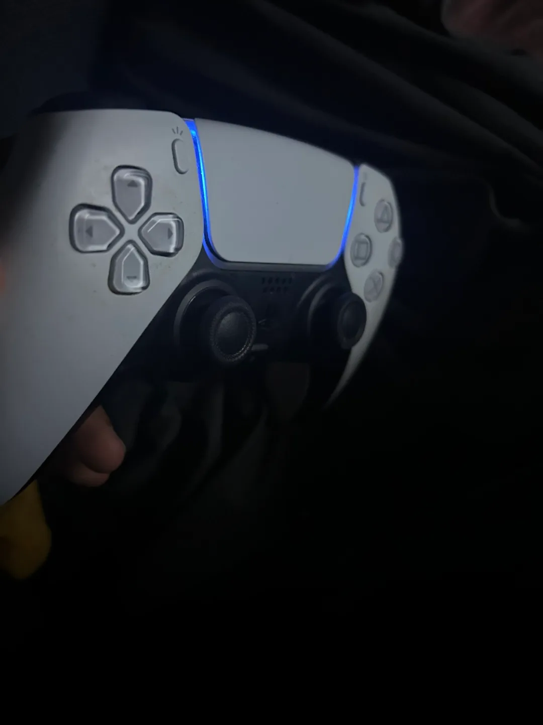 PlayStation 5 DualSense Wireless Controller image indicator(3)