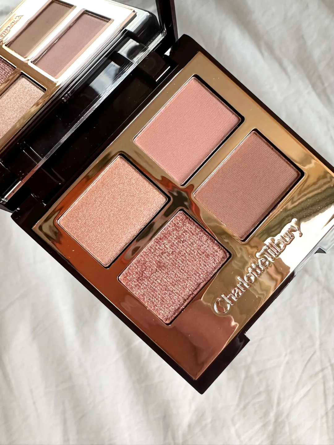 New Charlotte Tilbury Pillow Talk Eyeshadow Palette image indicator(3)