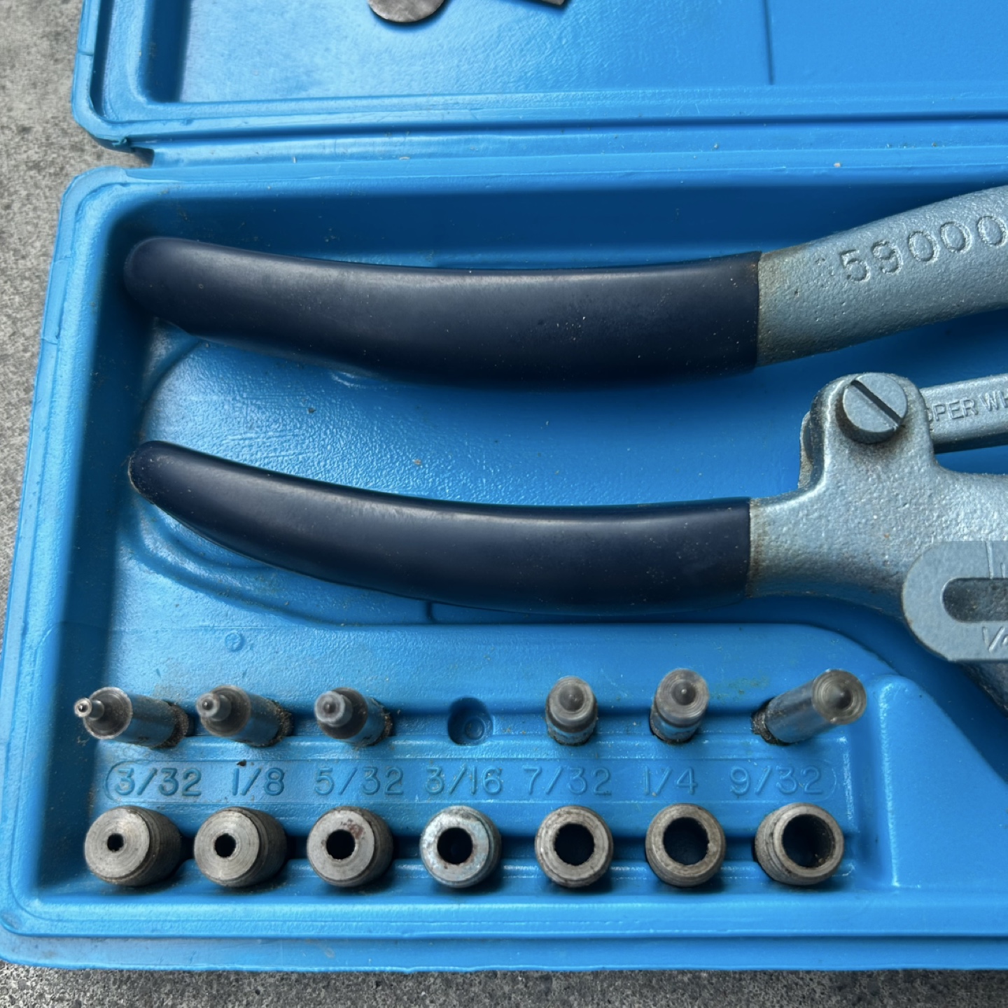 Roper Whitney No. 2 Punch with Case - photo 2