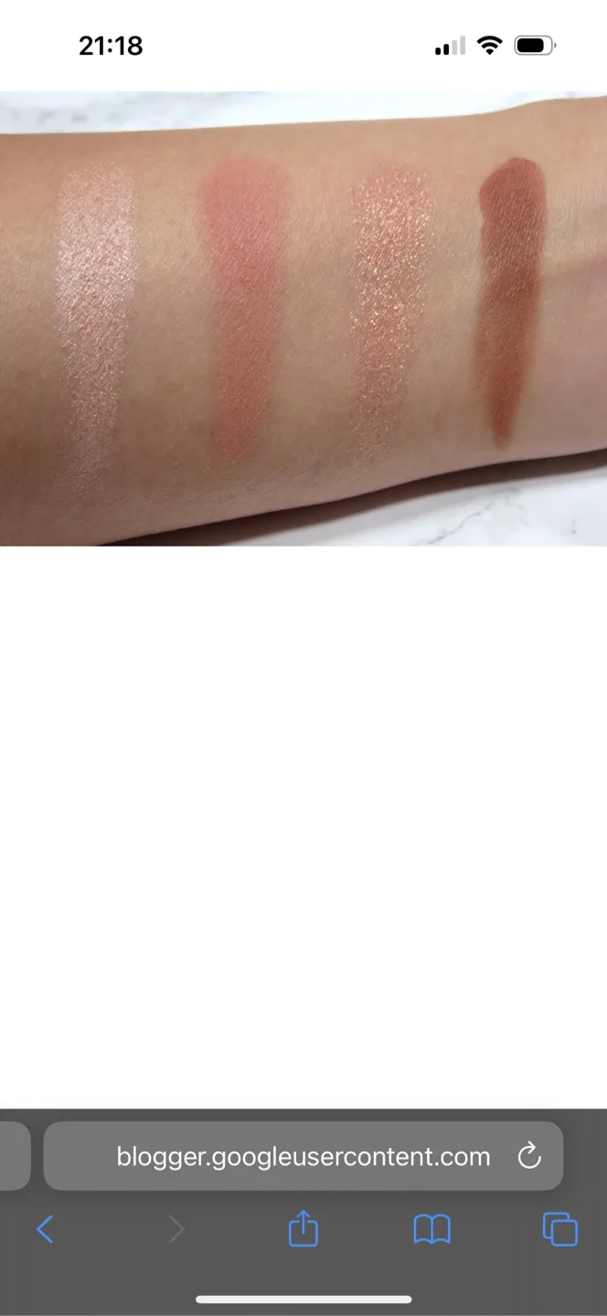 New Charlotte Tilbury Pillow Talk Eyeshadow Palette image indicator(4)