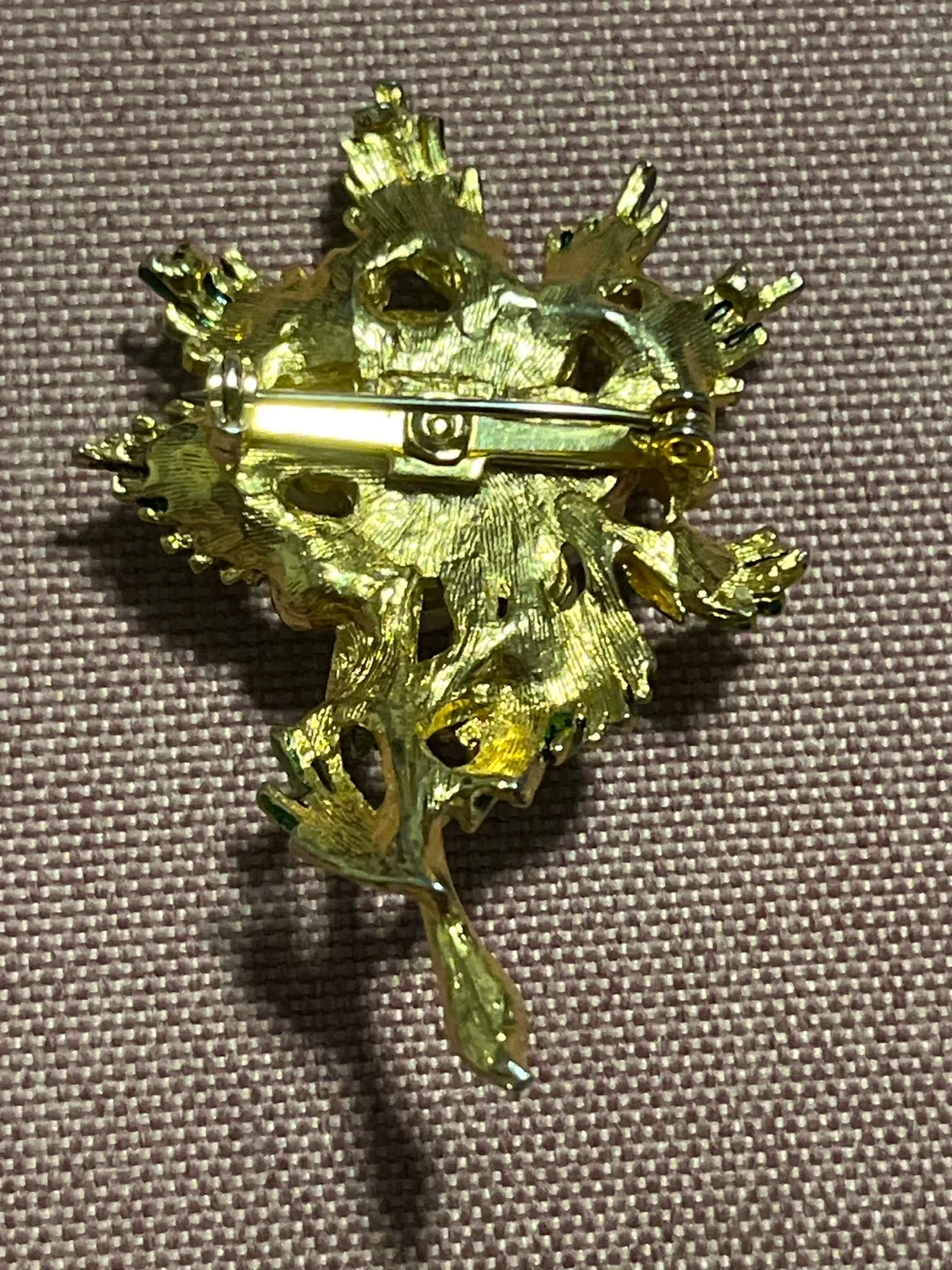 Vintage Gold Tone Holly Brooch image indicator(2)