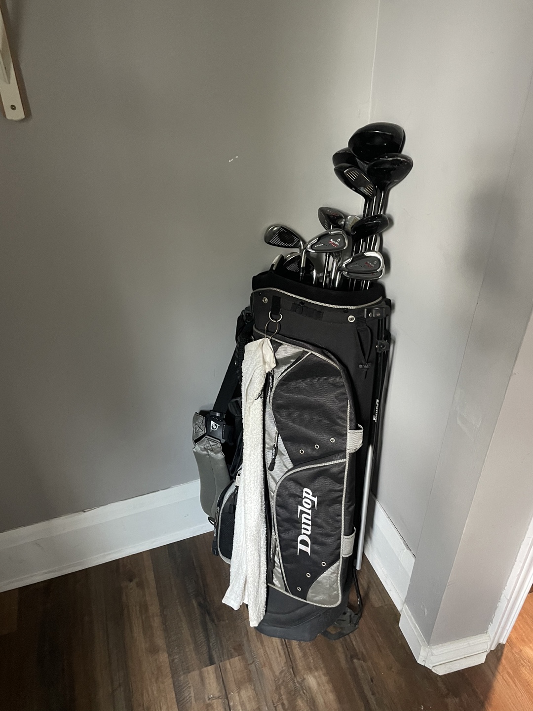 Dunlop Golf Club Set with Bag