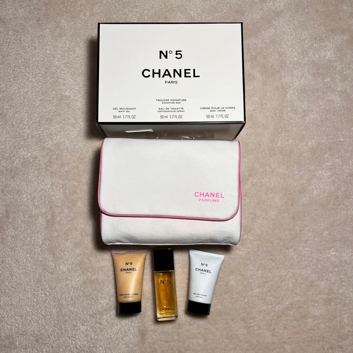 Vintage Channel no 5 Trousse Signature Bag thumbnail