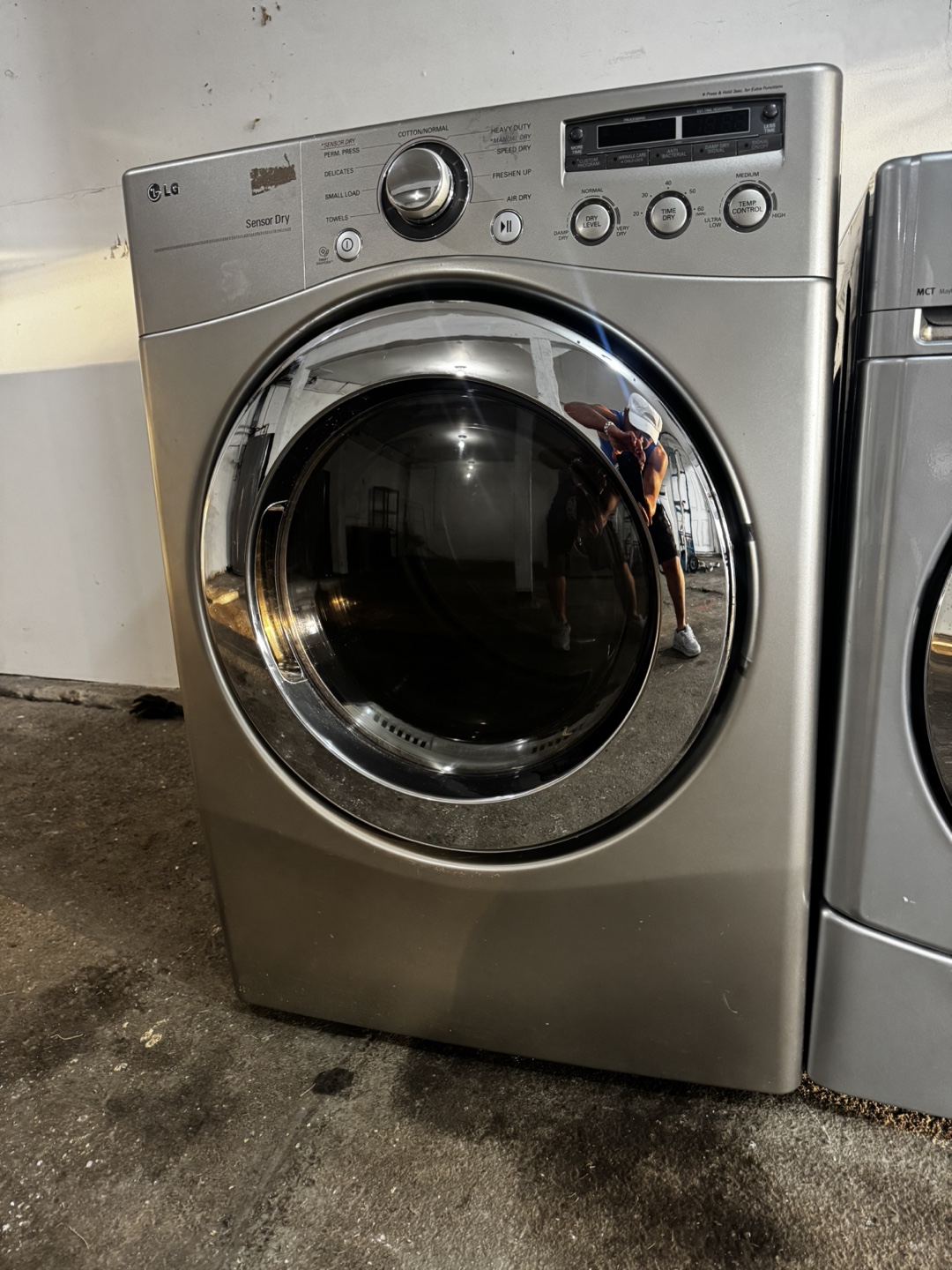 Front load excellent condition washer dryer - photo 3