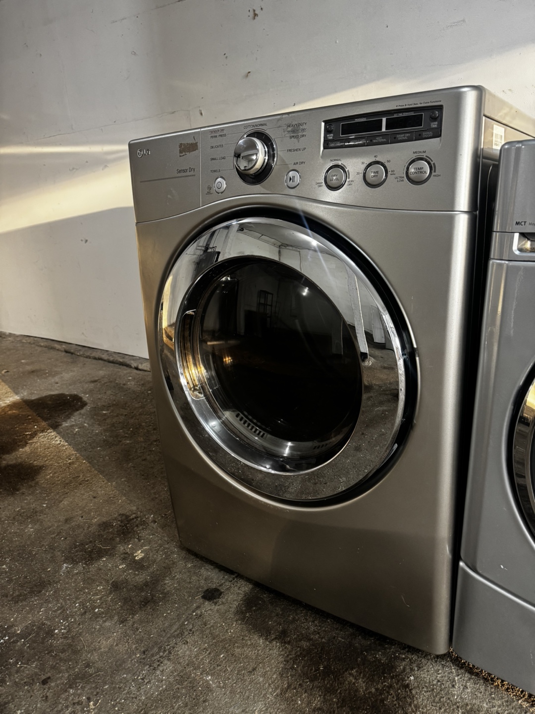 Front load excellent condition washer dryer - photo 4