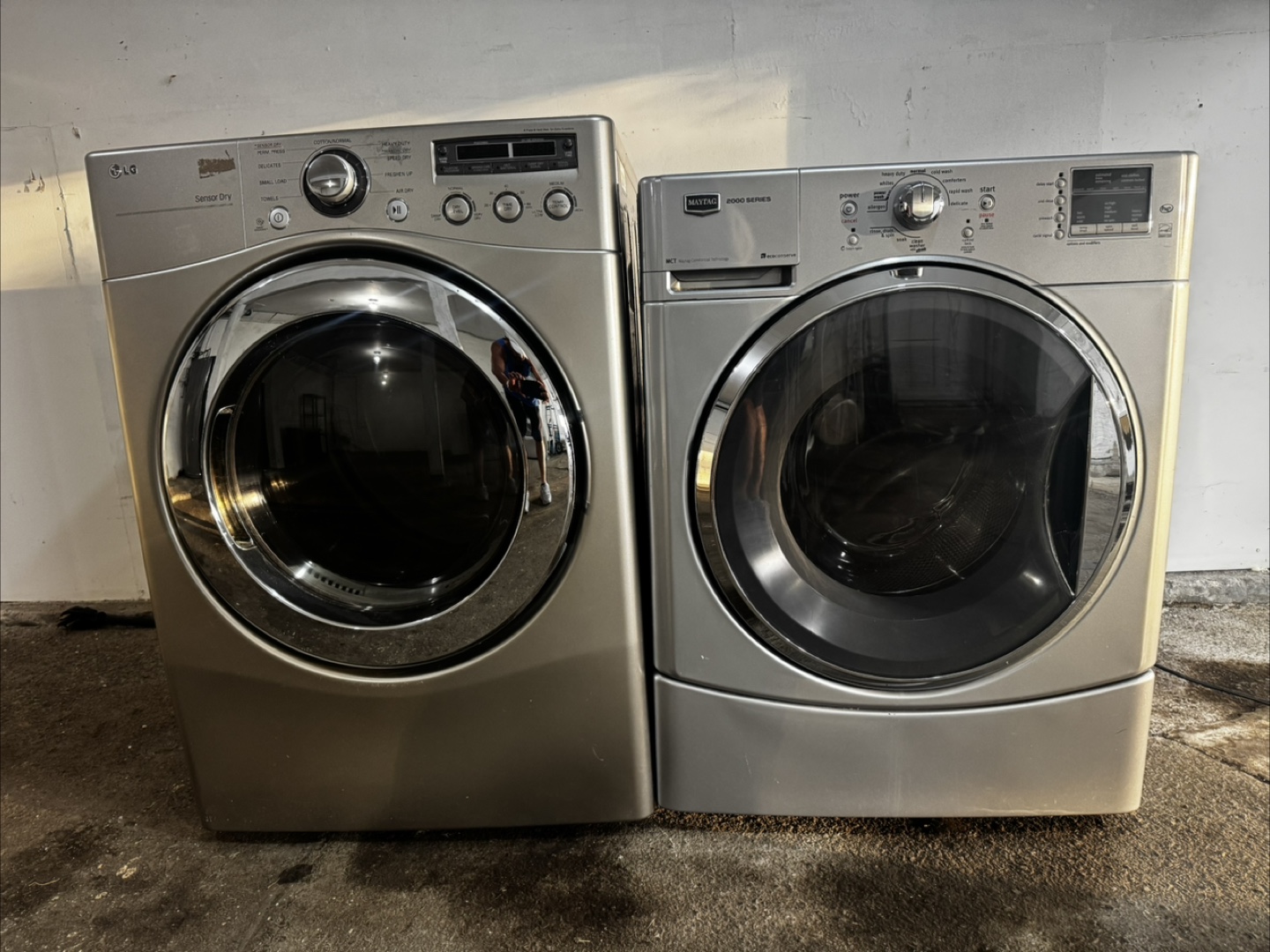 Front load excellent condition washer dryer