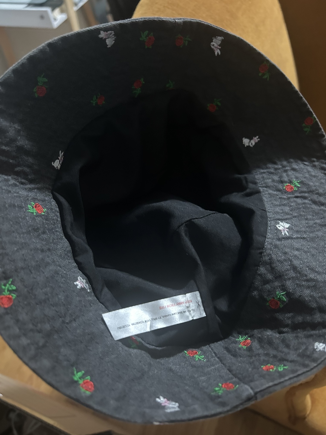 Gray Bucket Hat with Rose & Rabbit Design 🧡 - photo 3