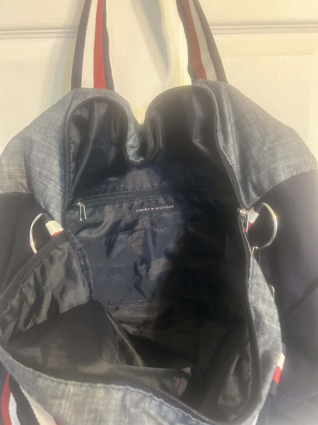Tommy Hilfiger Duffle Bag - photo 2