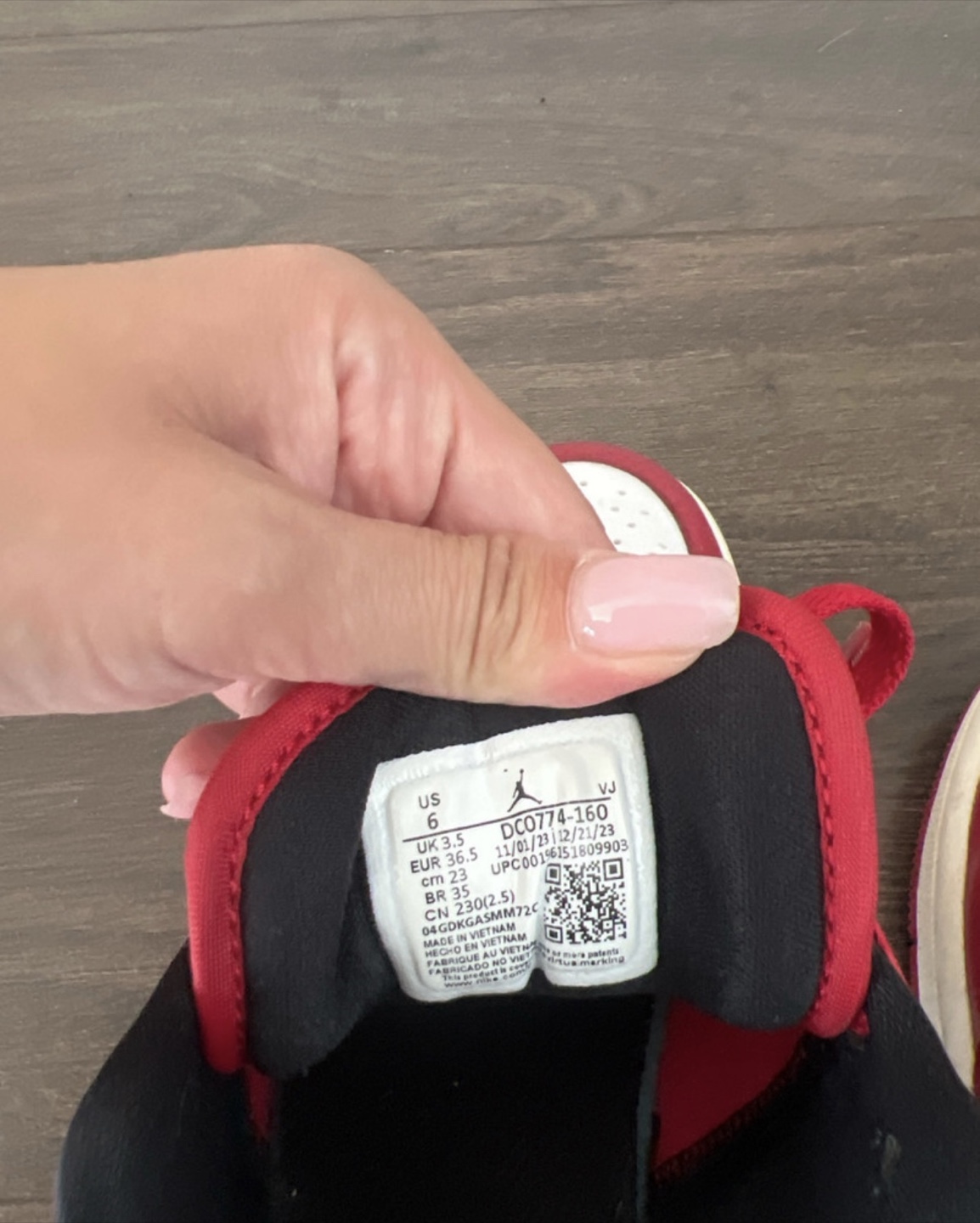 Nike Air Jordan 1 Low Red/White, US 6 - photo 3
