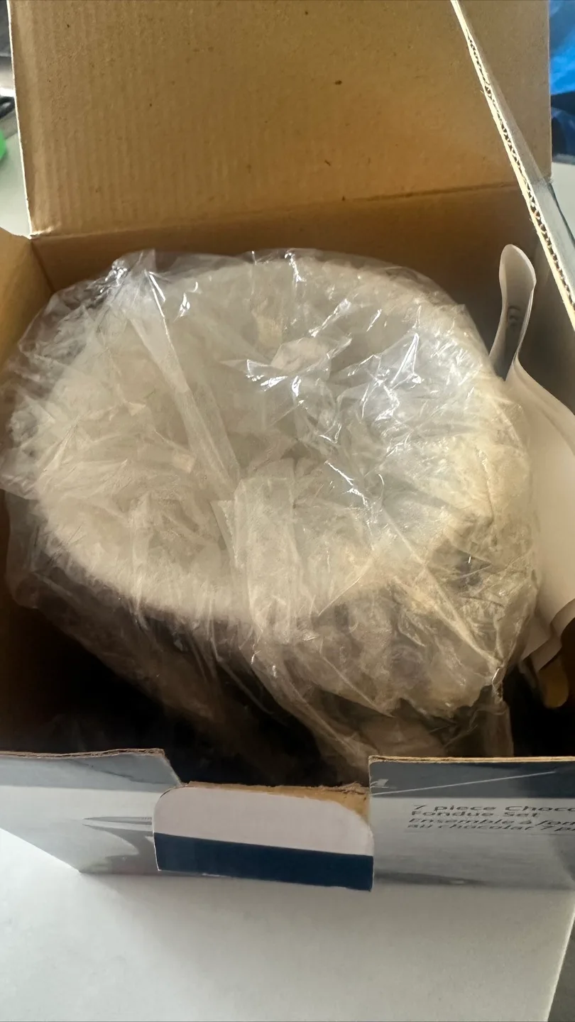 Trudeau 7-Piece Chocolate Fondue Set image indicator(2)