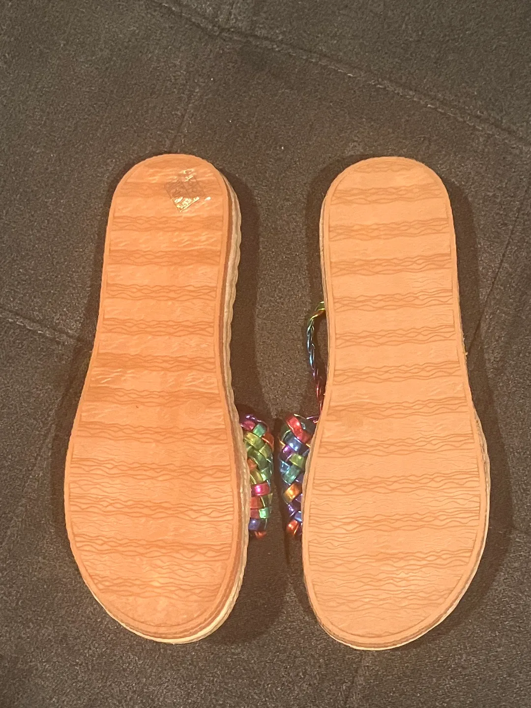 Rainbow Woven Flower Sandals - Size 8.5 image indicator(2)