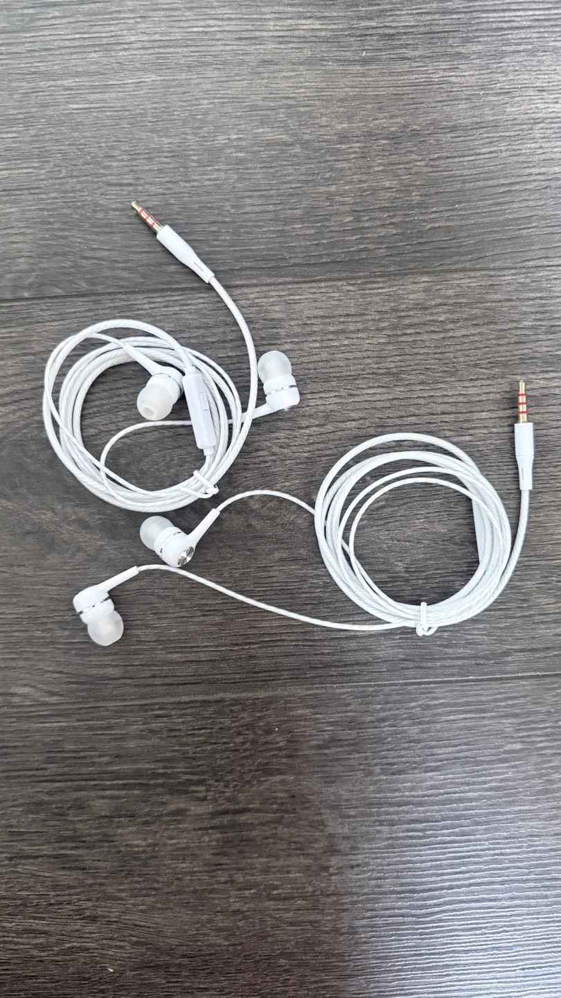 2 White Wired Earphones thumbnail