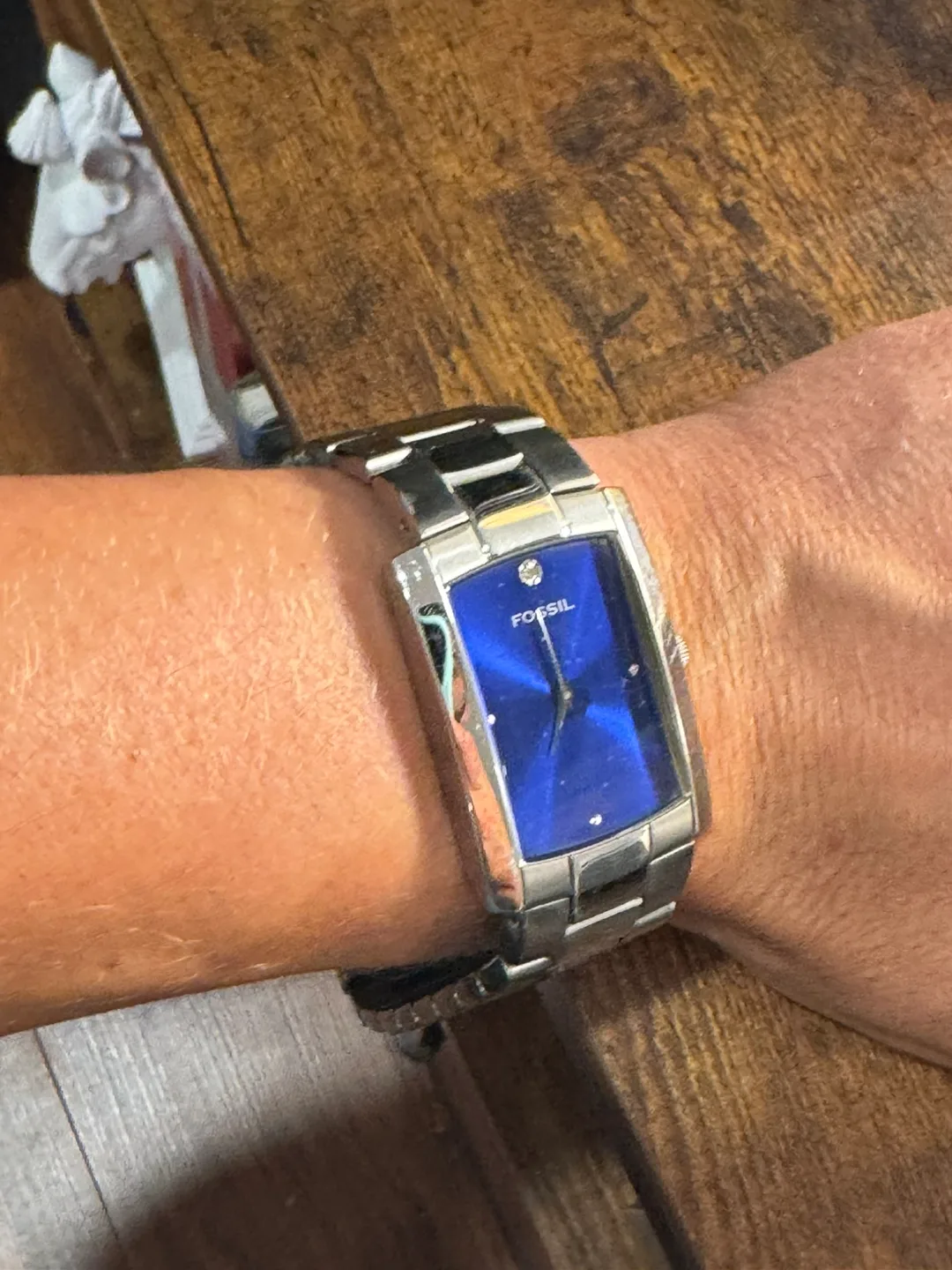 Fossil Men’s Blue Dial Watch image indicator(2)