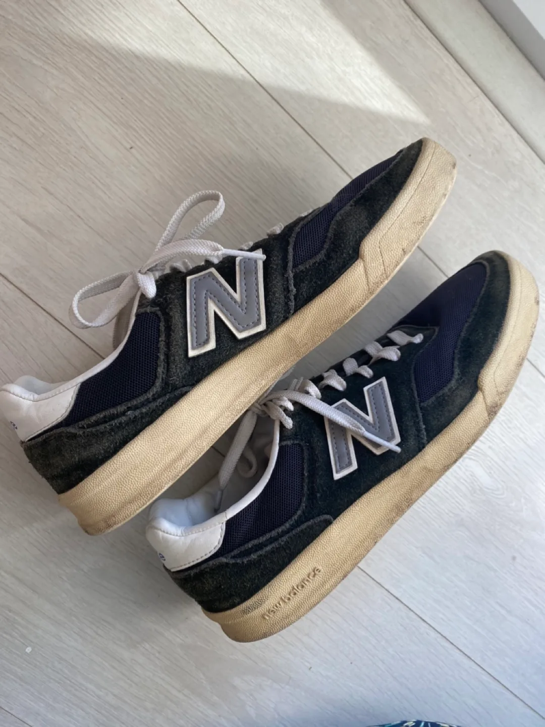 Men’s New Balance Sneakers, Size 7.5 image indicator(3)