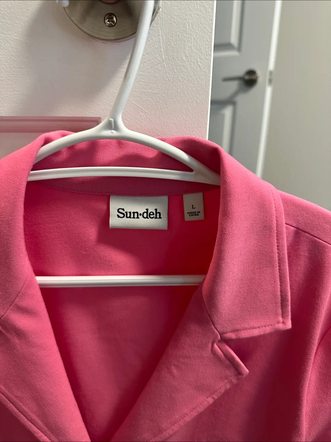 Sun-deh Pink Cropped Jacket - Size L image indicator(2)