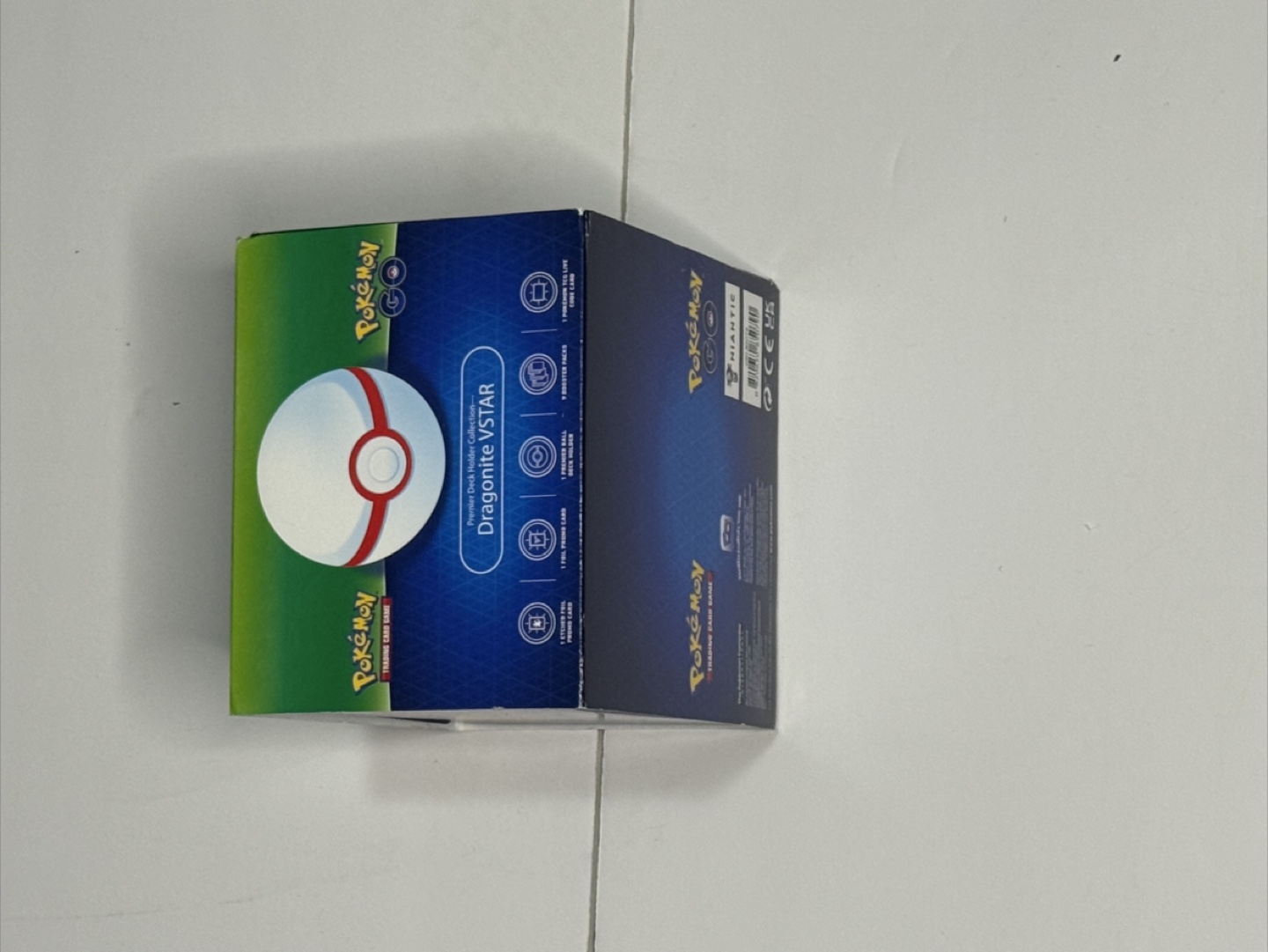Pokemon TCG Dragonite VSTAR Premium Deck Holder Collection - photo 2