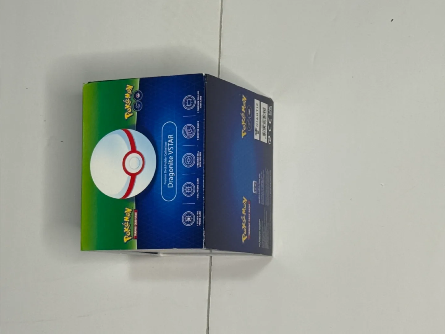 Pokemon TCG Dragonite VSTAR Premium Deck Holder Collection image indicator(2)