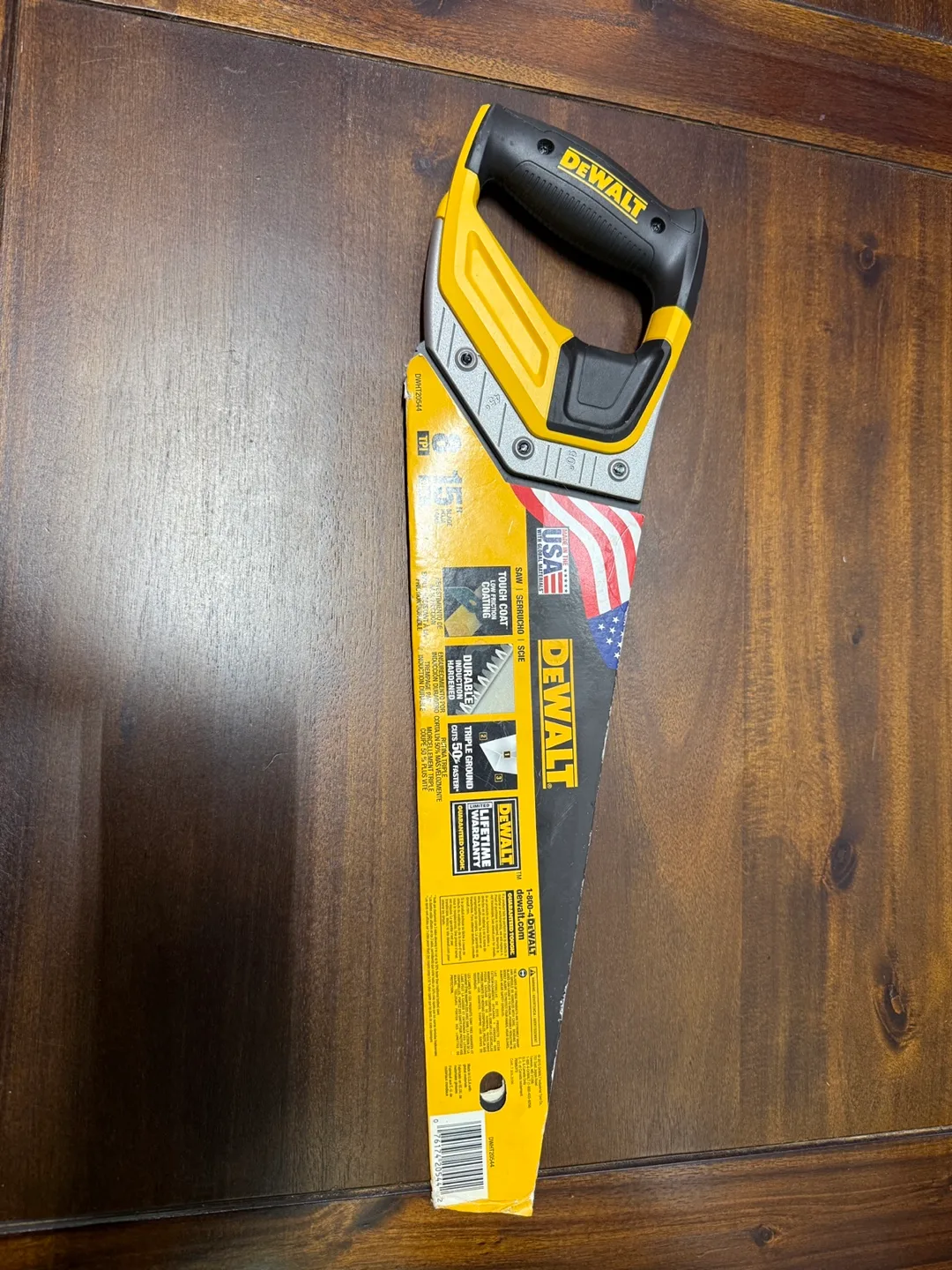 DEWALT 15 in. Tooth Saw with Aluminum Handle image indicator(4)