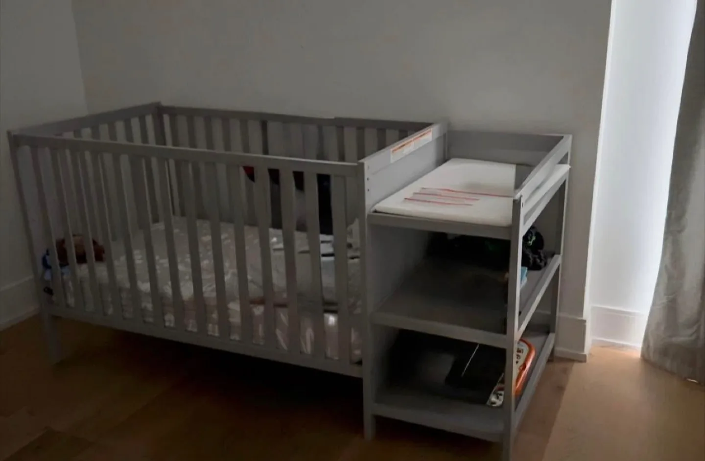 Crib change table and mattress image indicator(2)