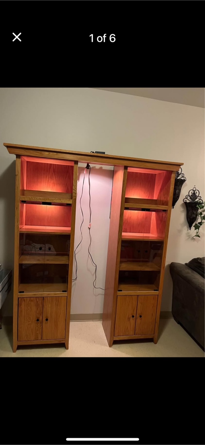 Beautiful Solid Wood Oak Expandable Entertainment Center🧡