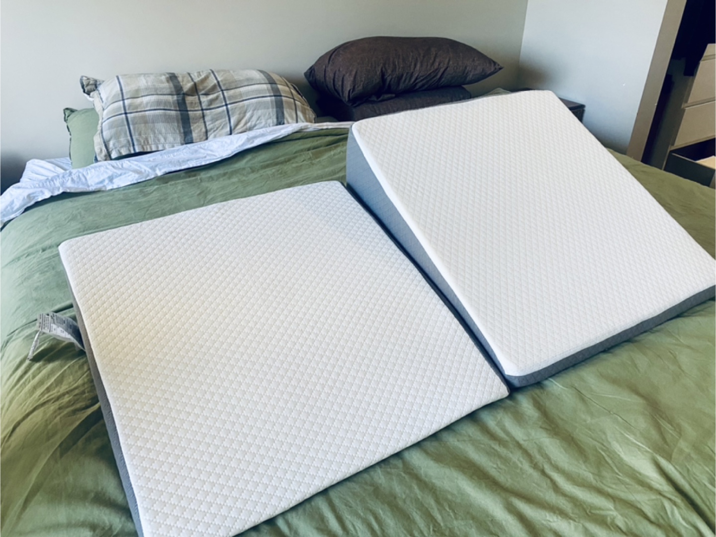 2 Bed Wedge Pillows – Memory Foam for Snoring, Reflux, Recovery