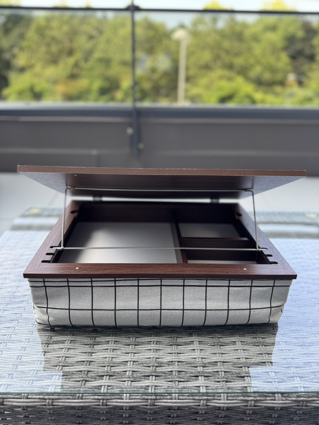 Adjustable Storage Workstation