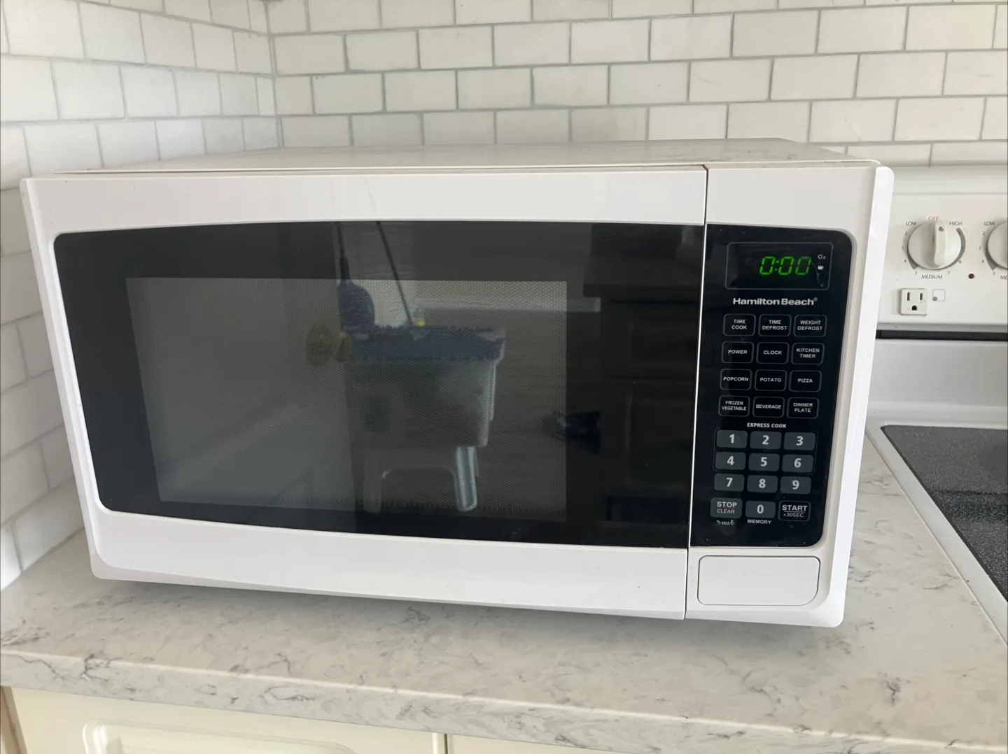 Hamilton Beach Microwave Oven - White