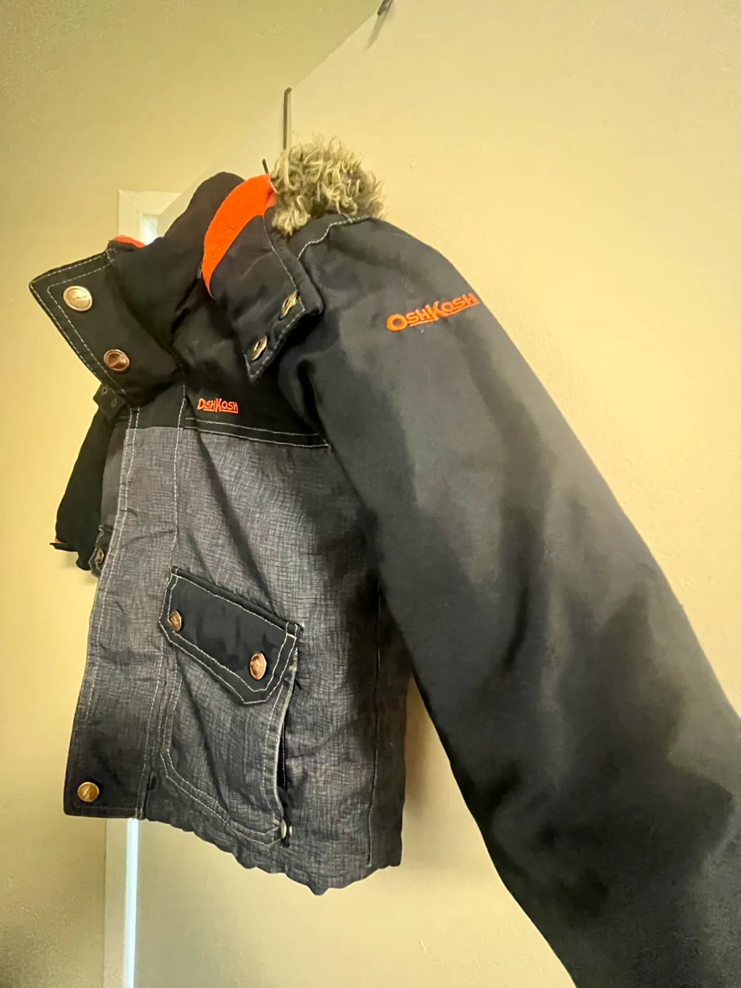 OshKosh B'gosh Winter Jacket image indicator(3)