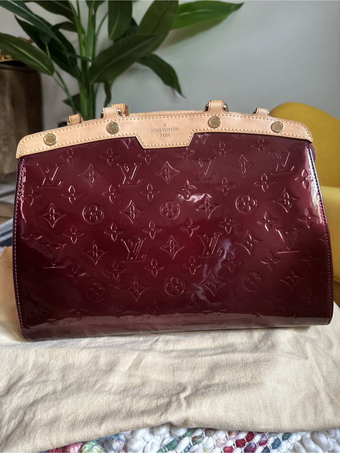 Louis Vuitton Alma MM Amarante Vernis Leather