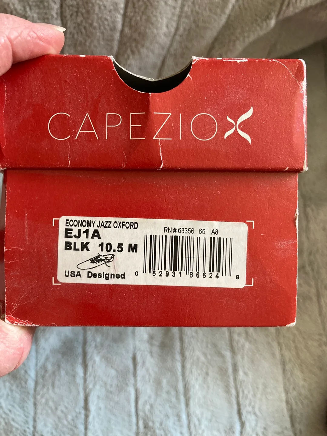 Capezio Economy Jazz Oxford, Black, Size 10.5M image indicator(3)