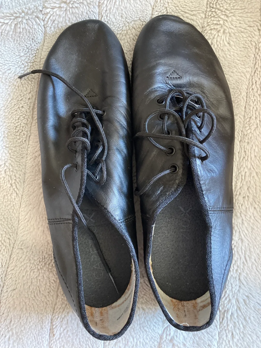 Capezio Economy Jazz Oxford, Black, Size 10.5M image indicator(2)