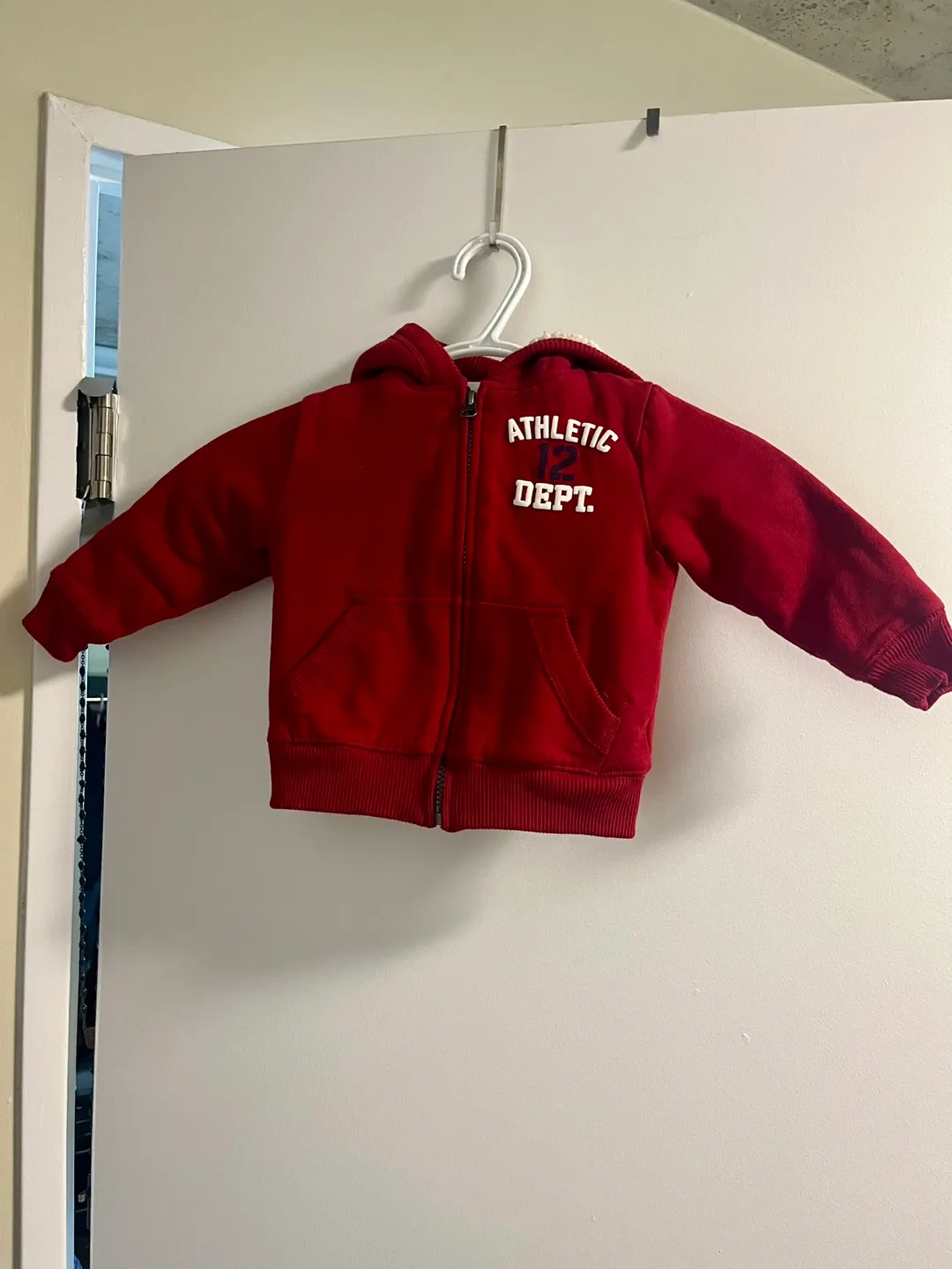 The Children's Place Red Hoodie - Size 2T thumbnail