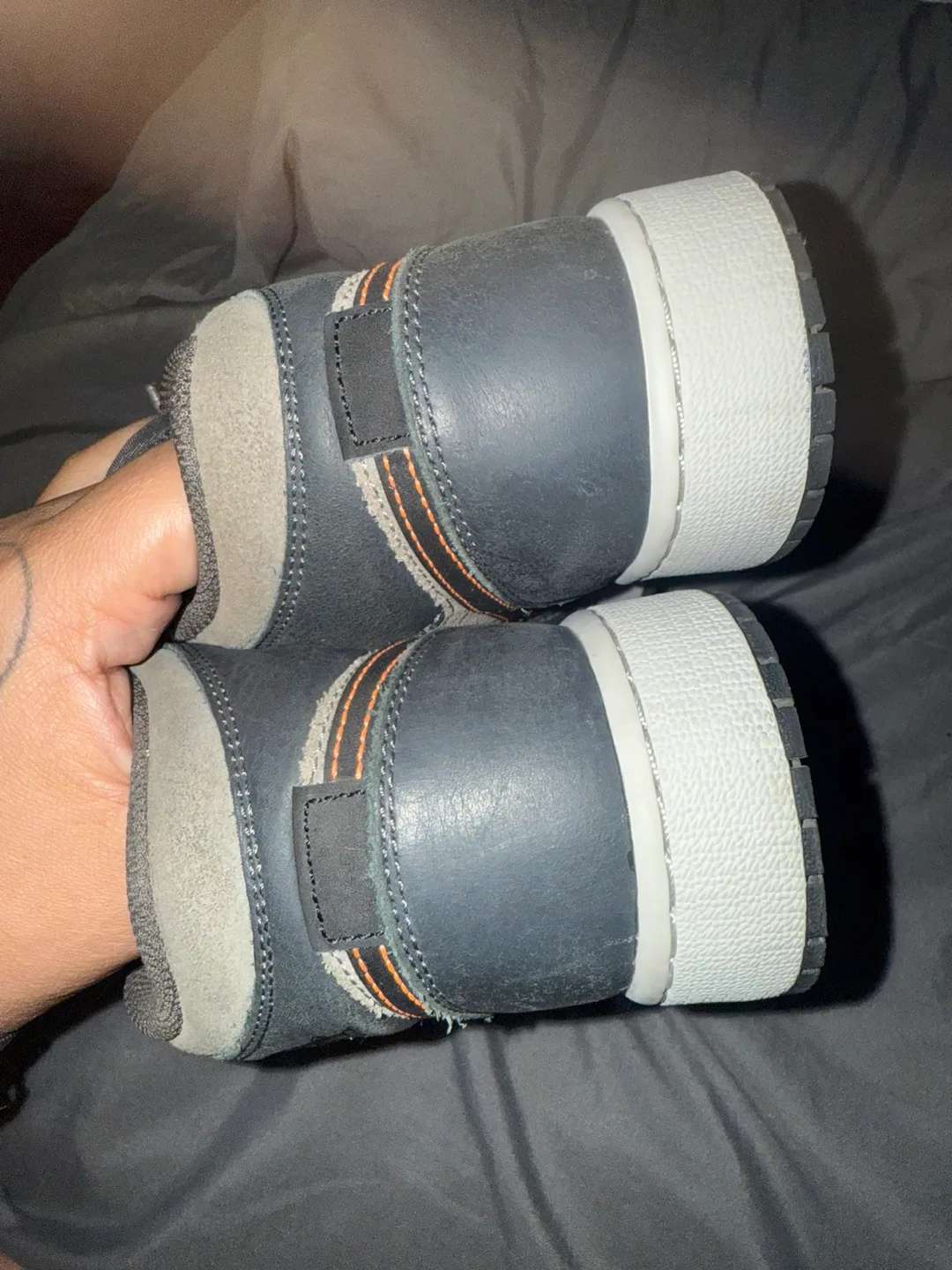 Nike Air Jordan 1 Mid Smoke Grey image indicator(2)