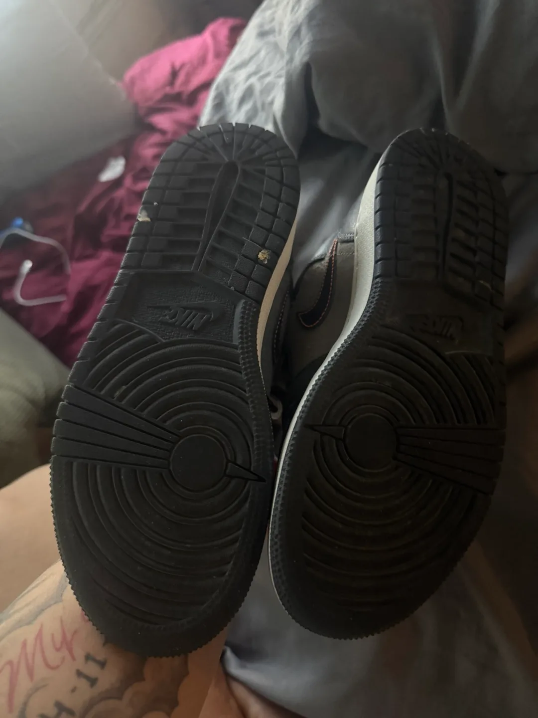 Nike Air Jordan 1 Mid Smoke Grey image indicator(3)