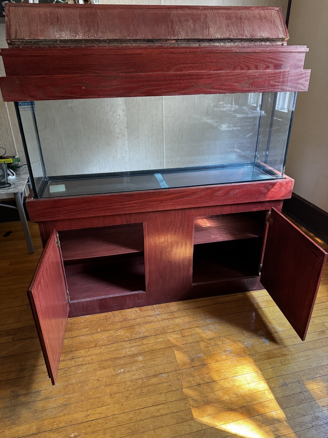 Aquarium / fish tank with wooden stand - photo 2