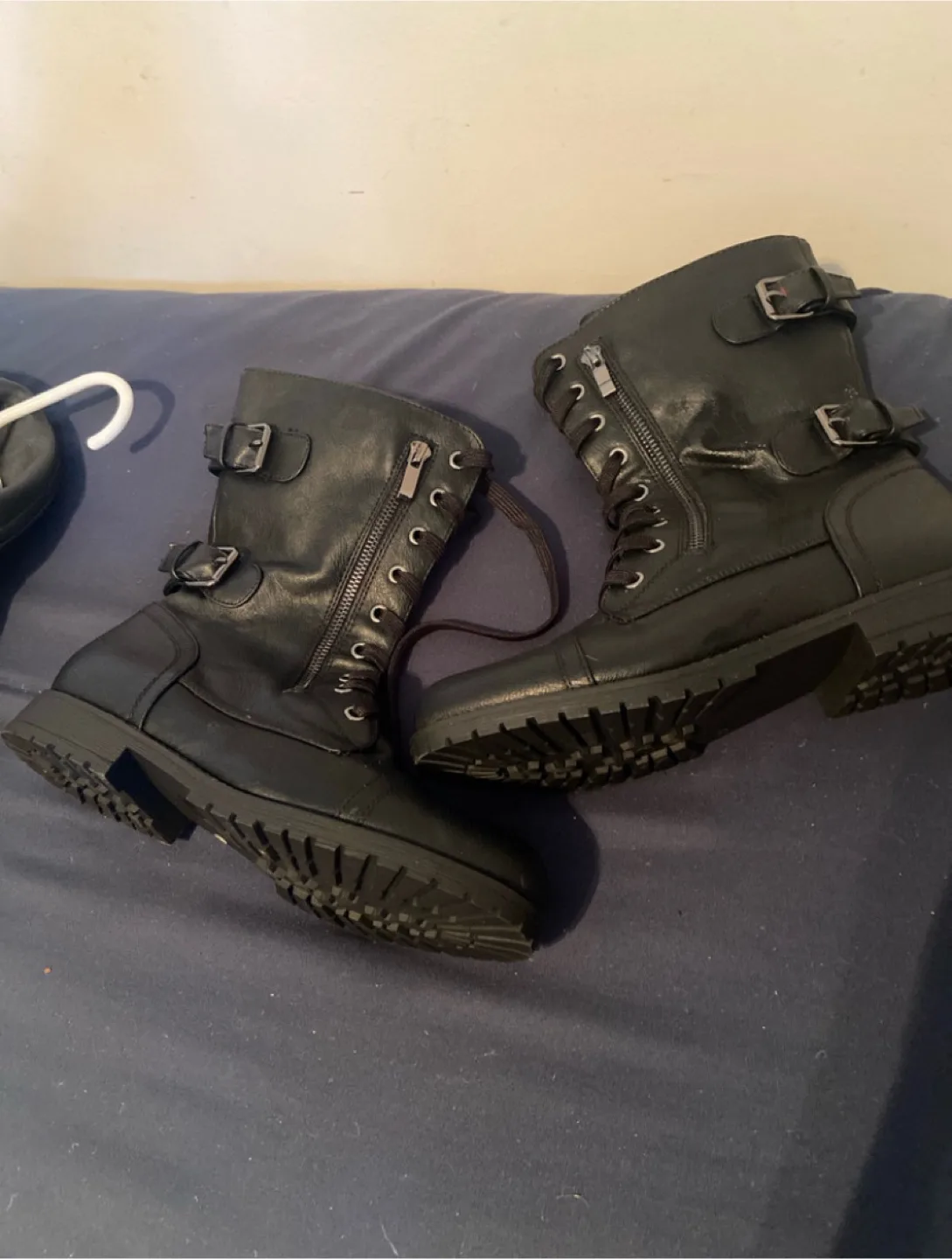 BNWNT women’s Black Combat Boots sz8 thumbnail
